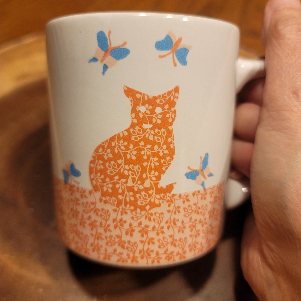 Sweet Chintz Calico Cat With Butterflies Mug